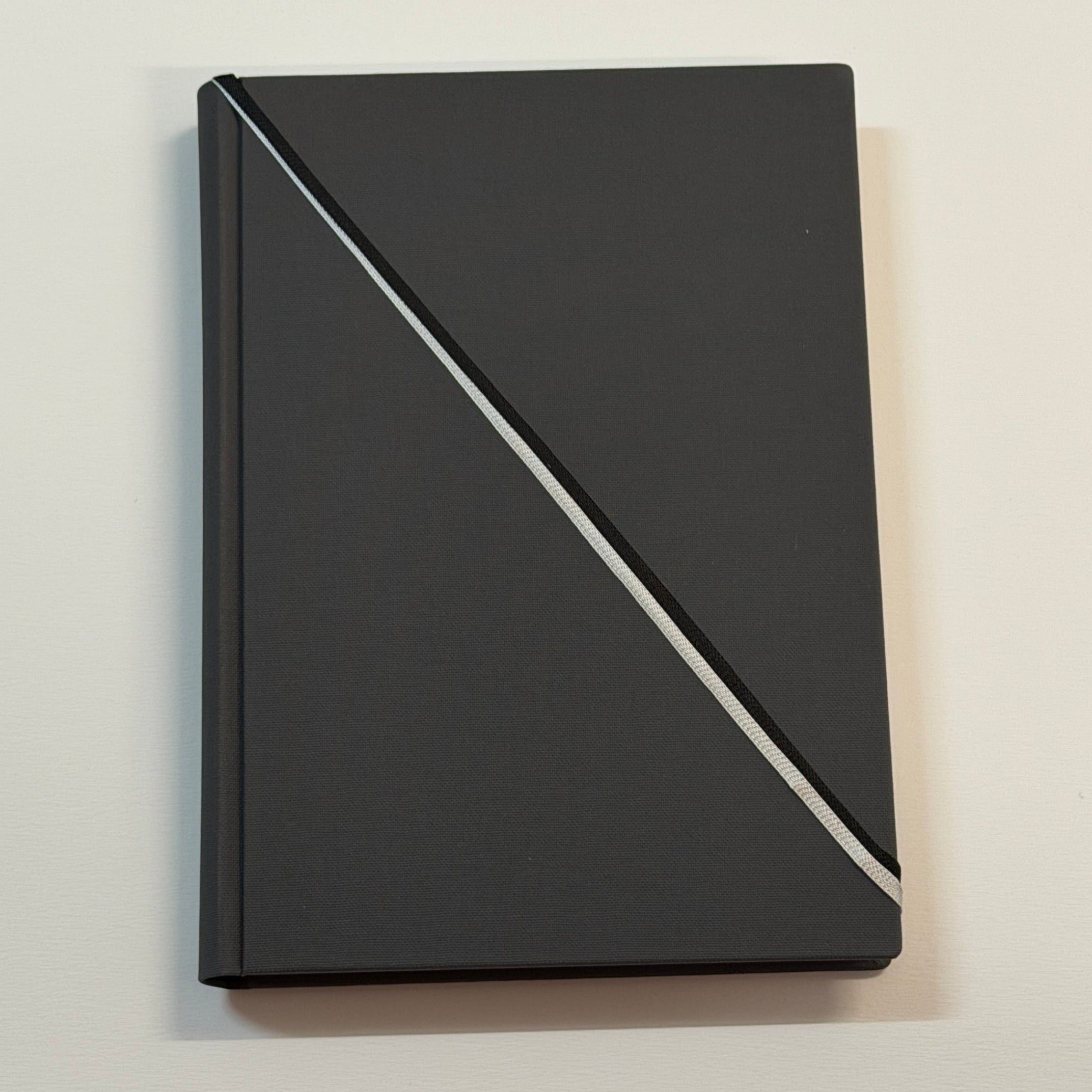 Le Classique – Carnet A5 en Buckram Matt Gris