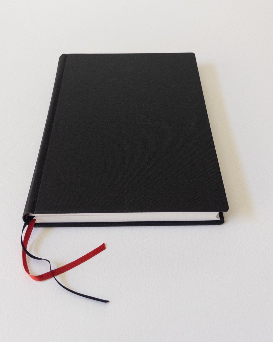 Carnet Buckram A5 Noir — vue de face